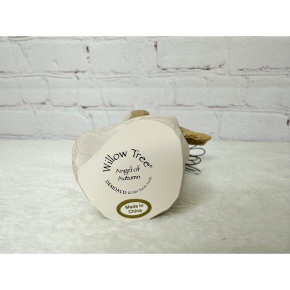 Willow Tree Angel of Autumn Figurine 2001 Thanksgiving Harvest Decoration - Picture 4 of 7